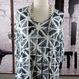 ❤️6 items for $25 sale!!❤️ J.Jill Black & White Tunic EUC